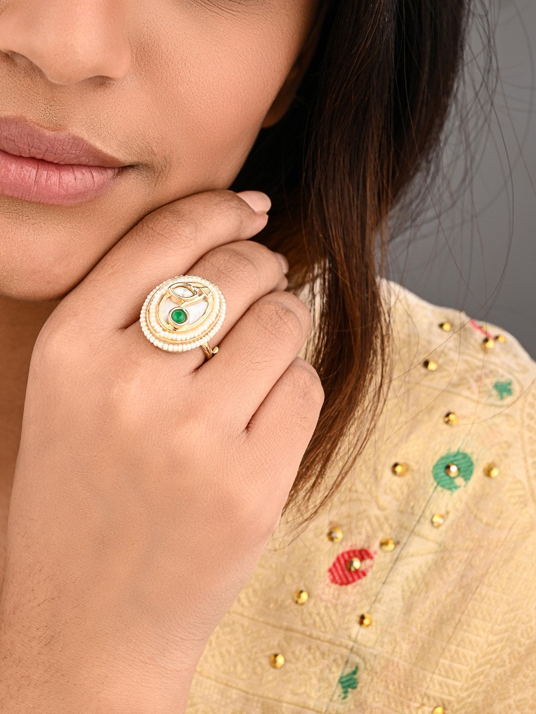 Oval Mother of Pearl Vine Brass Ring