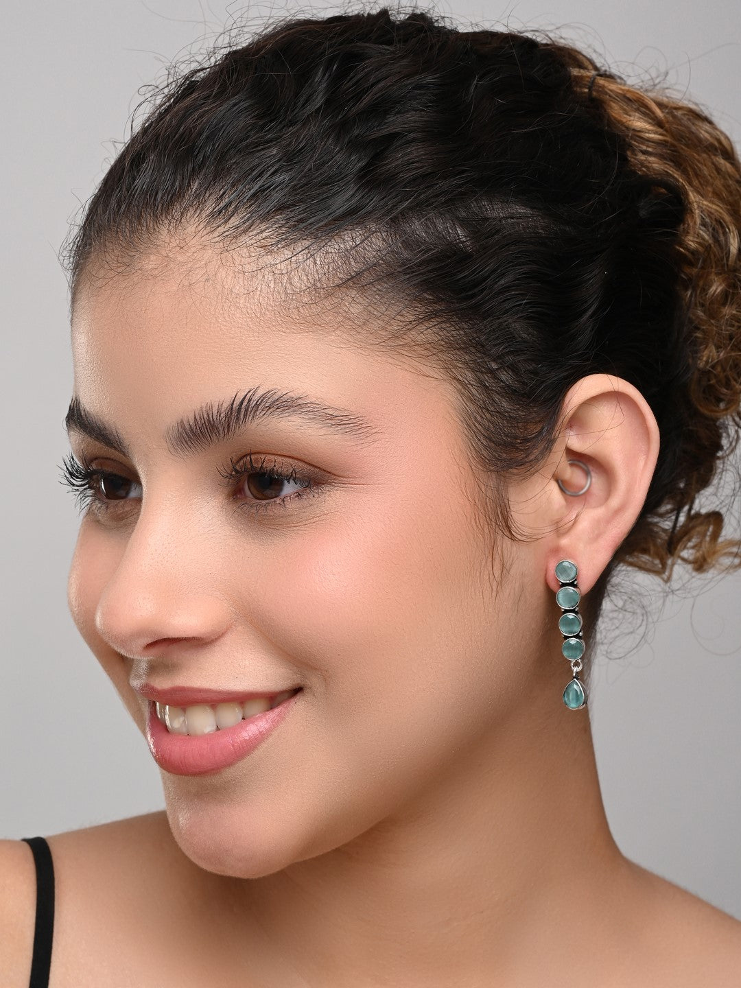 Elegant Long Stud Earrings with Teardrop Design Mint