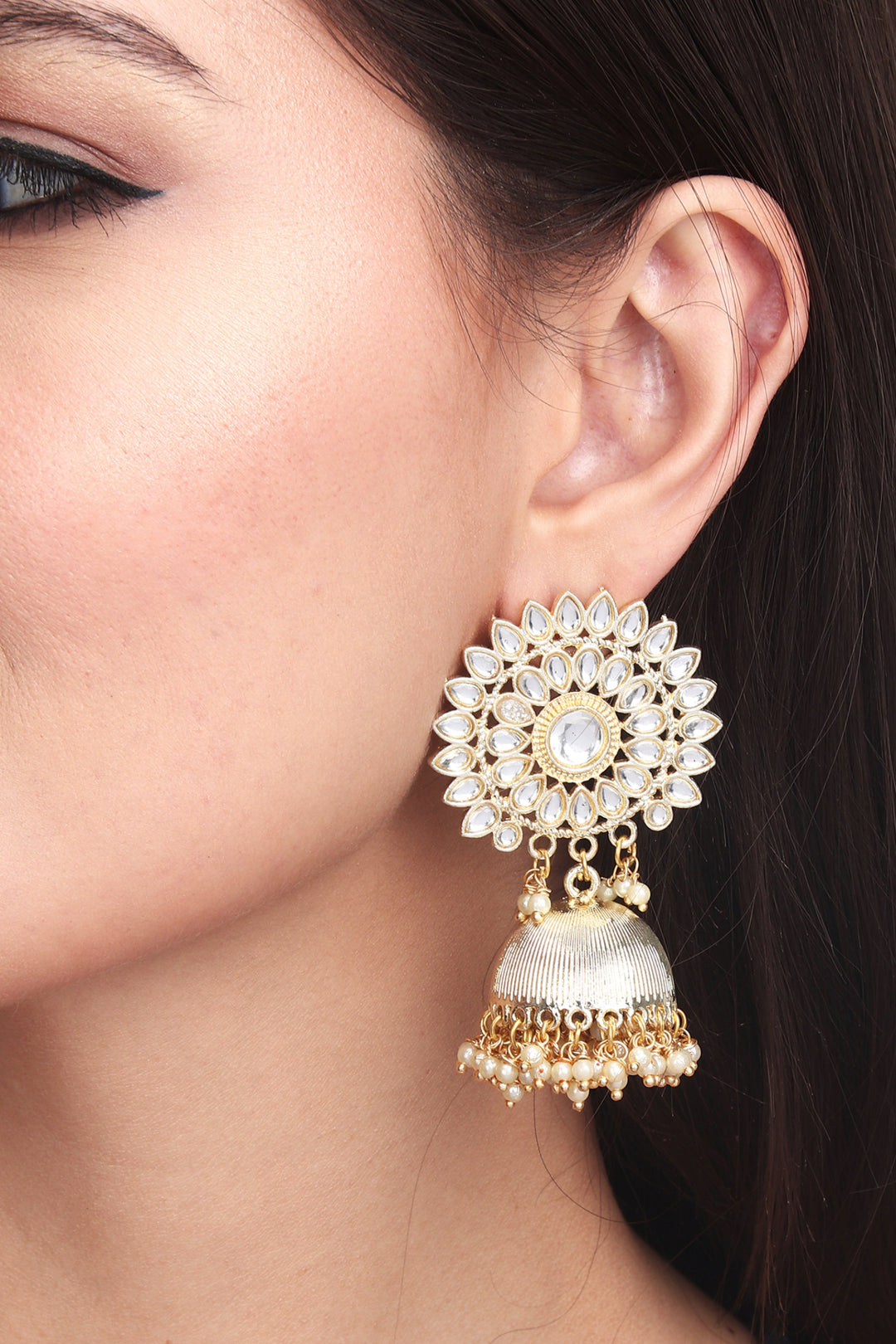 Gold plated Jhumka with kundan