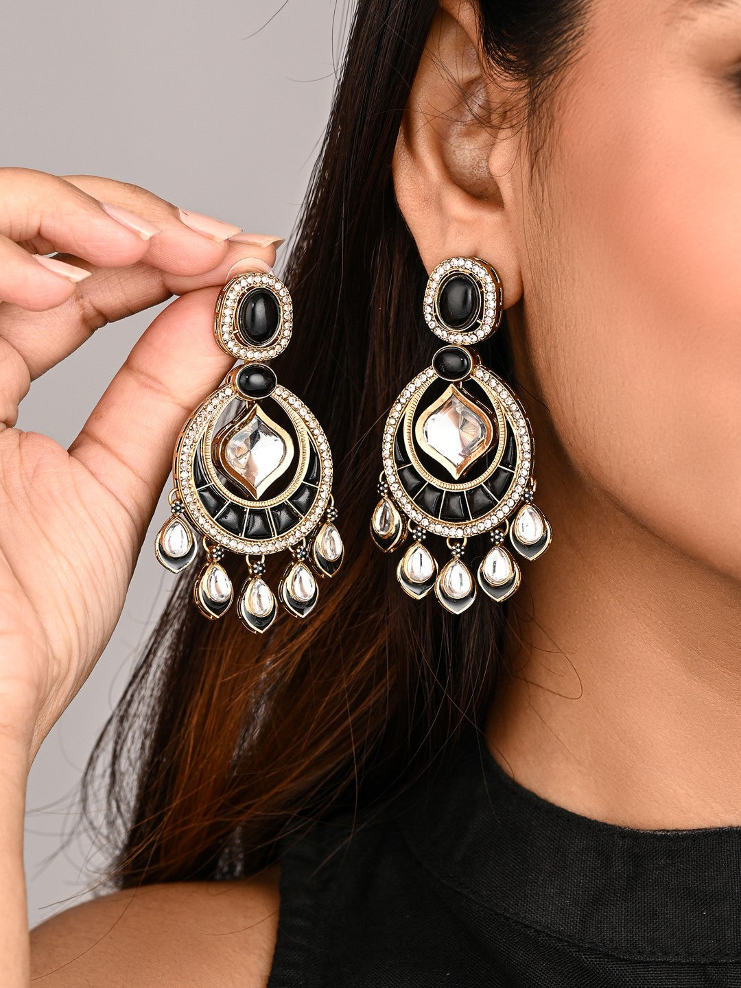 Kundan Chandbali Earrings with Teardrop Danglers- Black