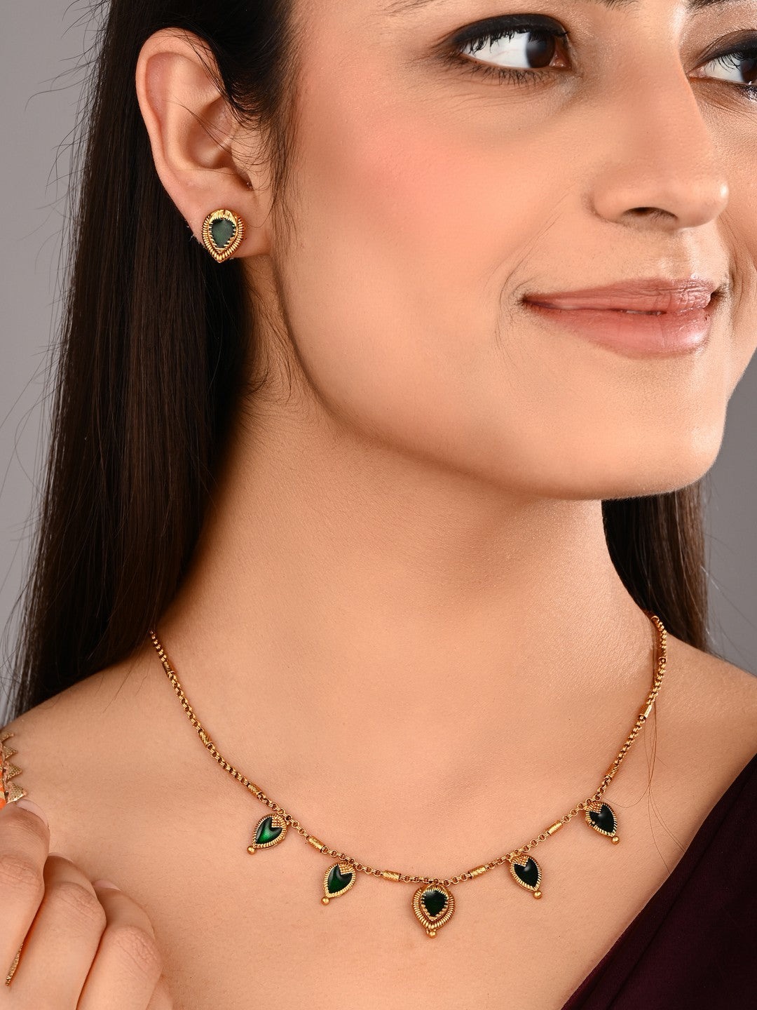 Elegant Green Meenakari Pendant Necklace Set