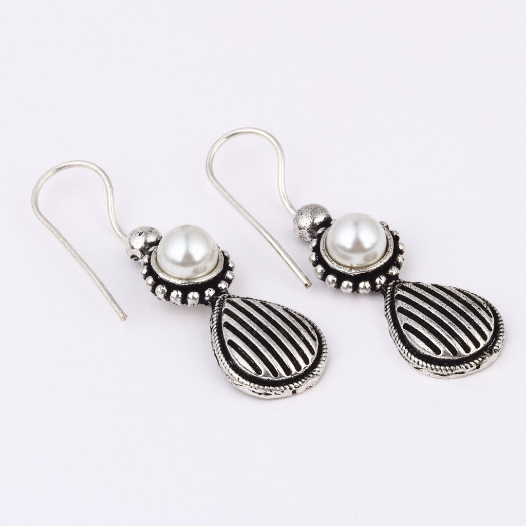 Silver plated drop earring