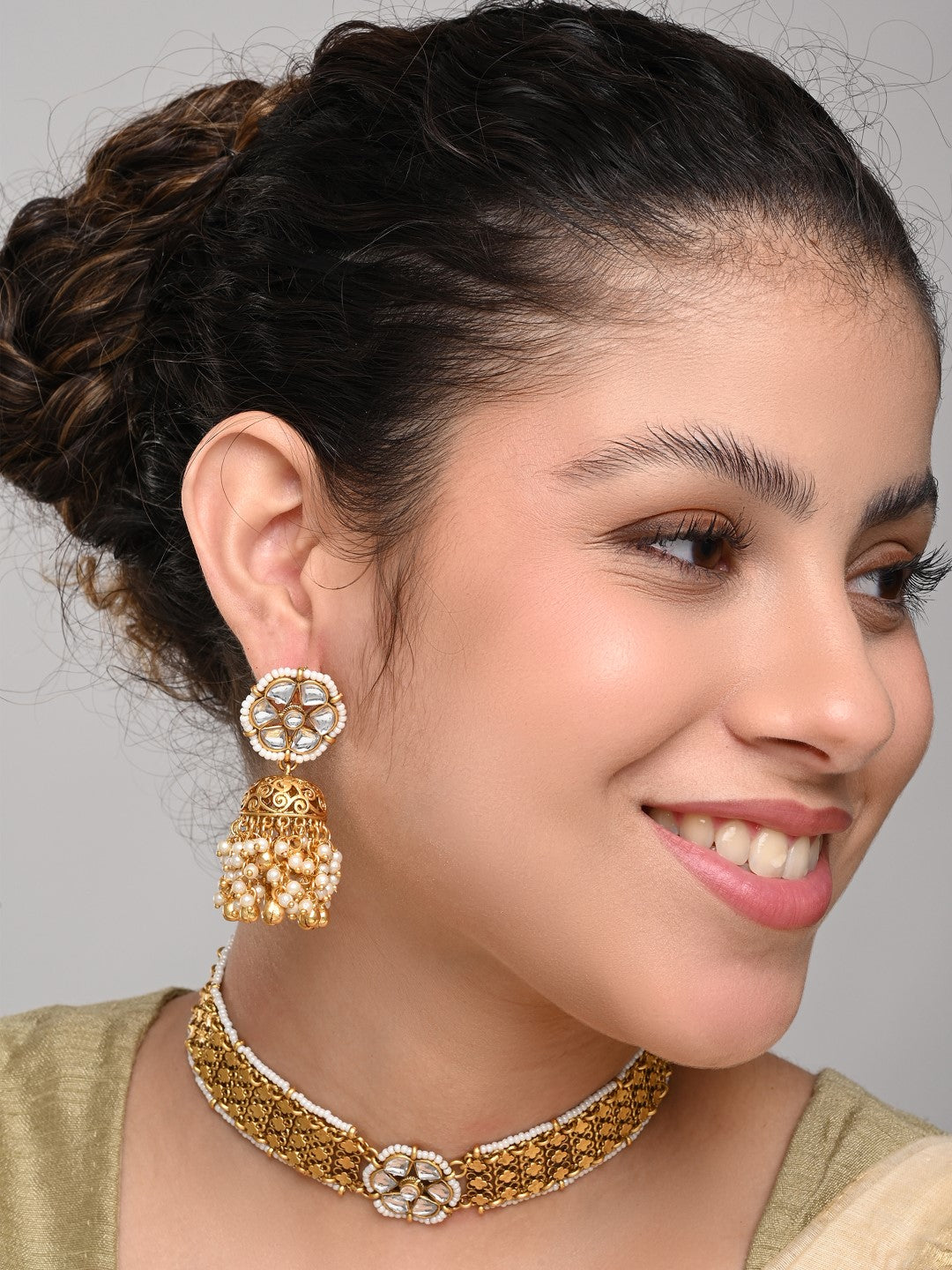 Elegant Green & White Kundan Necklace Set