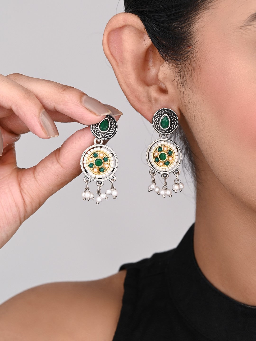 Stones & beads Circular Drop Earring - green
