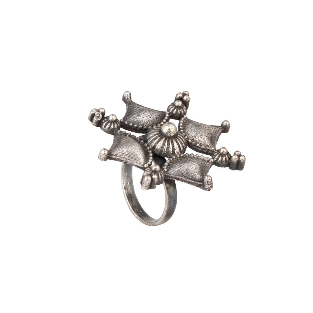 Geometric shaped Adjustable ring