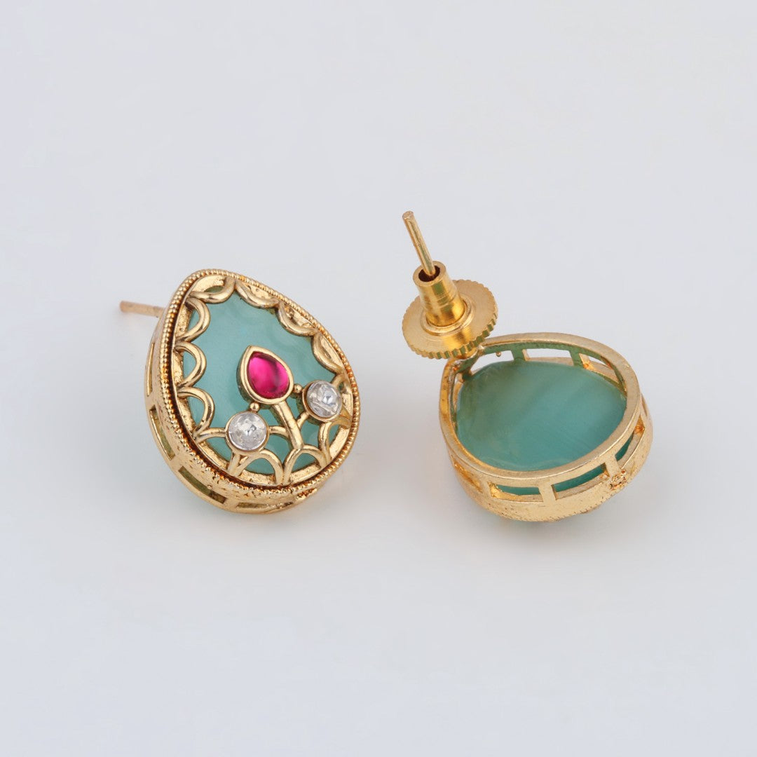 Tear drop Stone Kundan Pendant Necklace & Stud Earrings Set Green