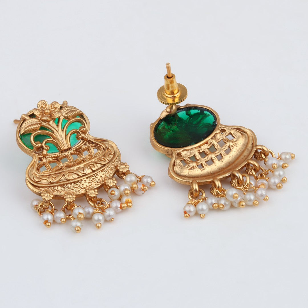 Antique Gold Layered Kundan Necklace Set with drop Earrings Green