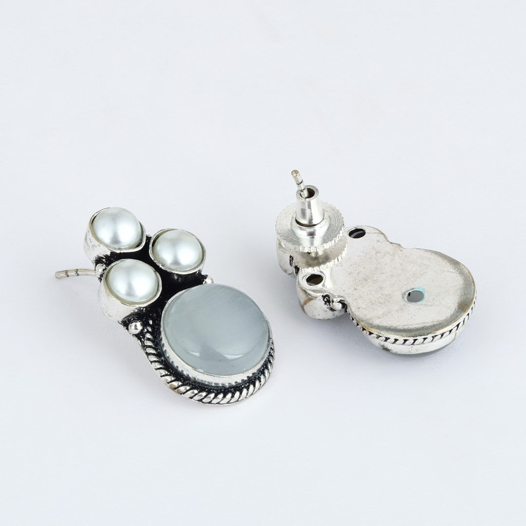 Silver Oxidised finish Pearl & Stone  pendant Set White