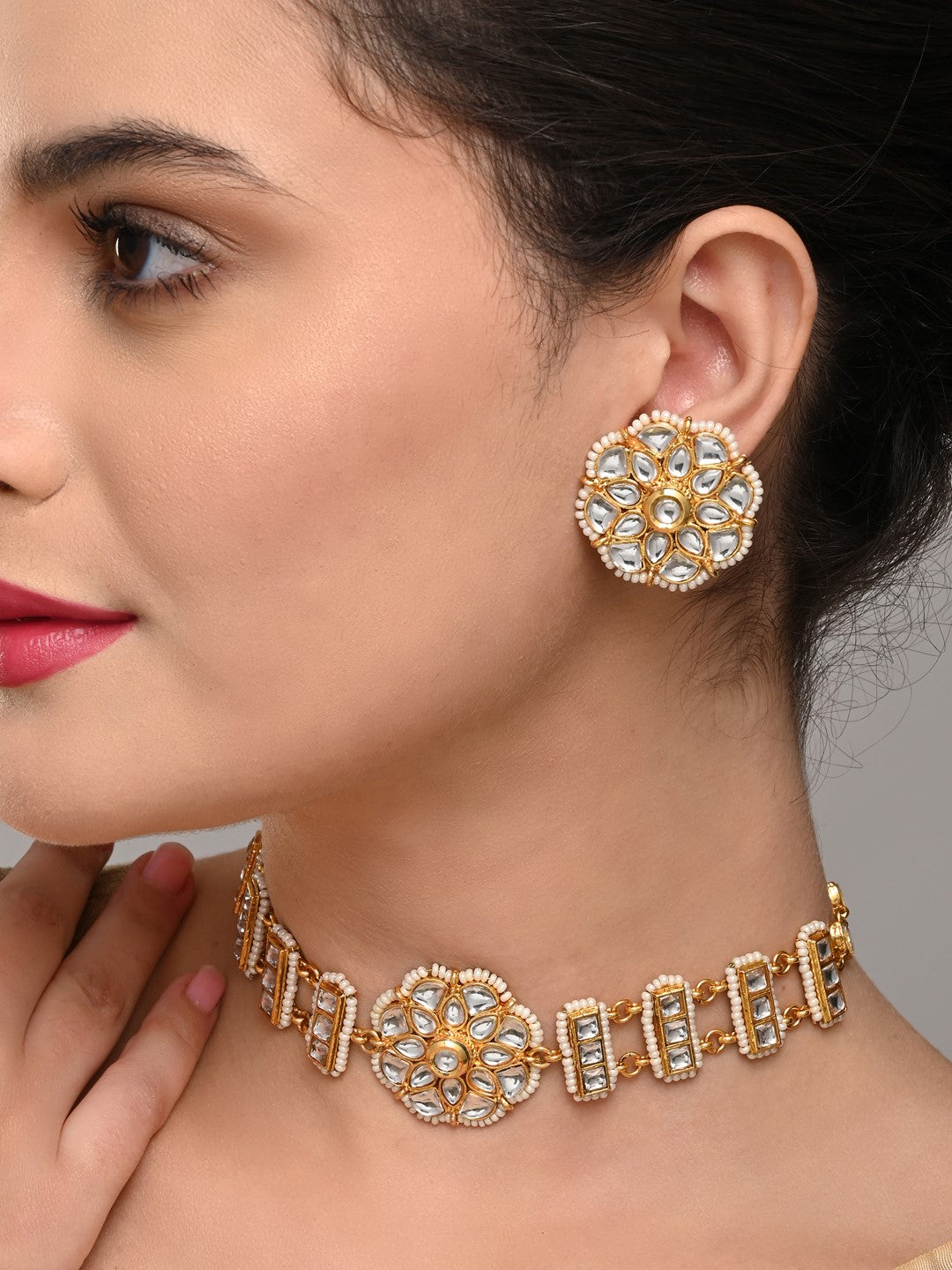 Kundan Choker Necklace Set with Stud Earrings