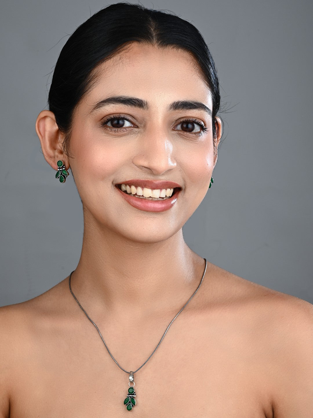 Elegant Crystal Pendant Necklace Set with Matching Drop Earrings - Green