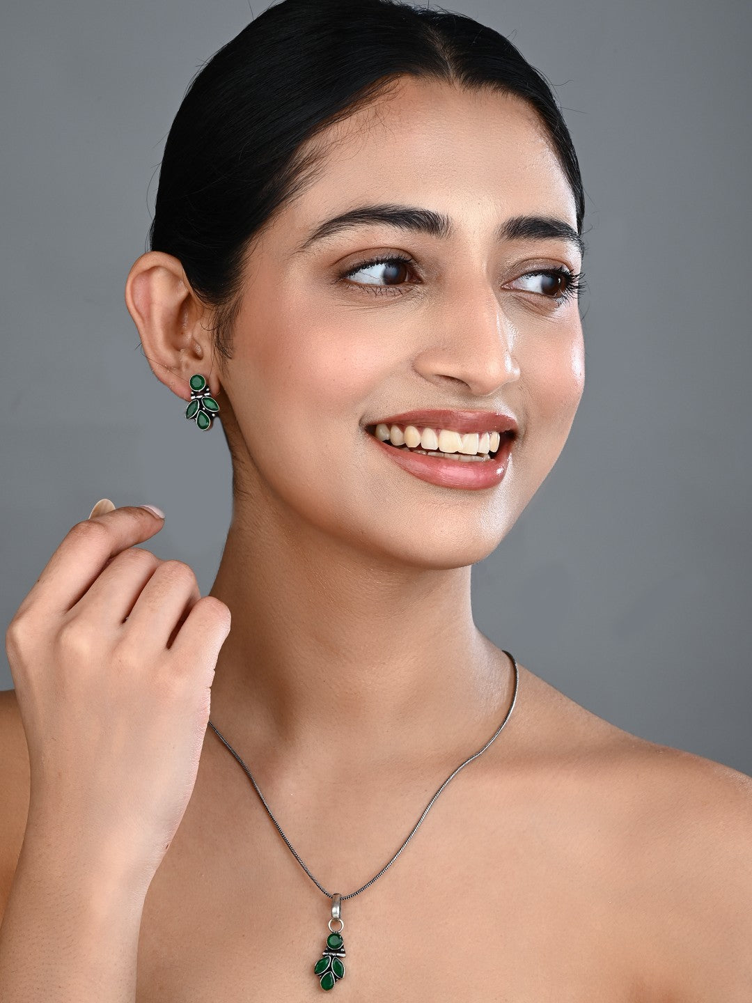 Elegant Crystal Pendant Necklace Set with Matching Drop Earrings - Green