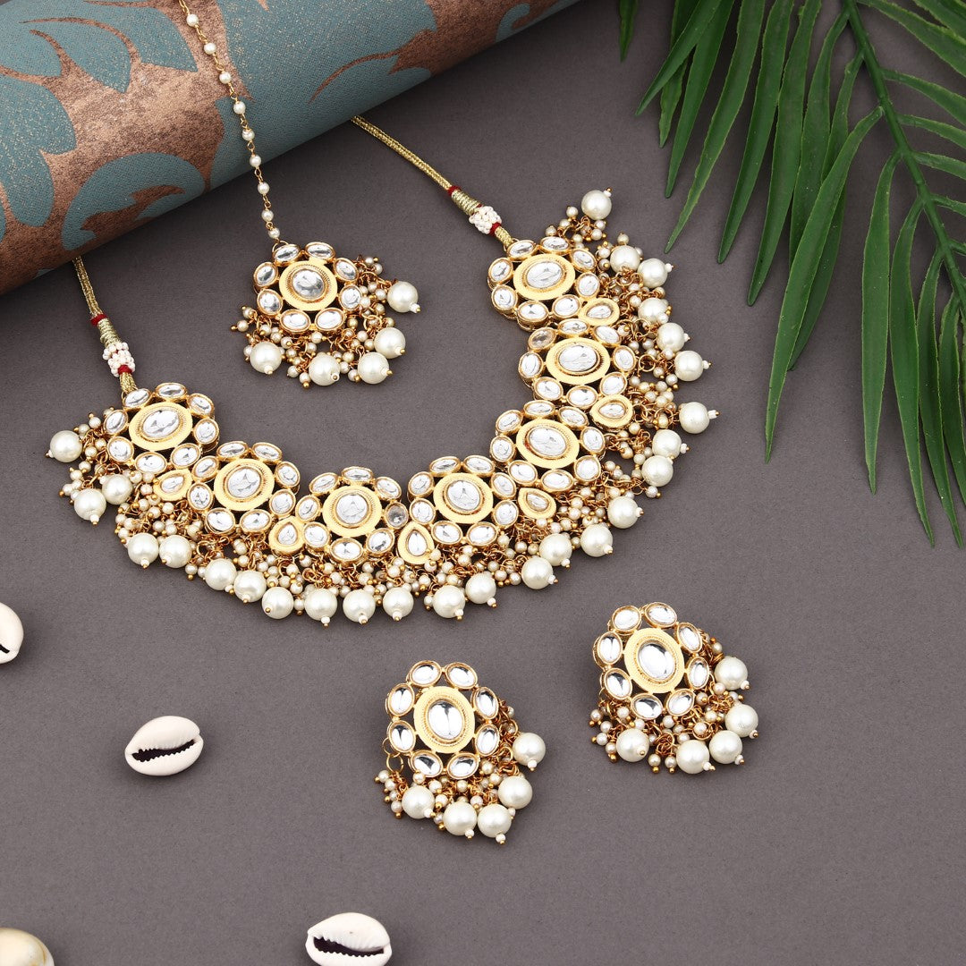 Kundan & Meenakari Choker, Earring & Maangtikka Set