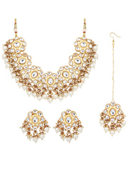 Kundan & Meenakari Choker, Earring & Maangtikka Set