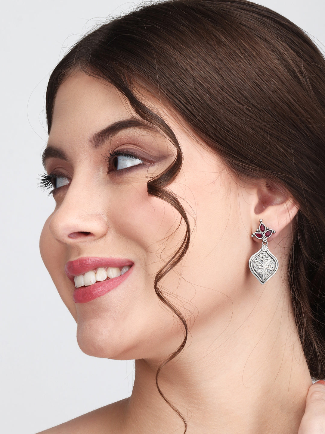 Leaf inspired drop earring