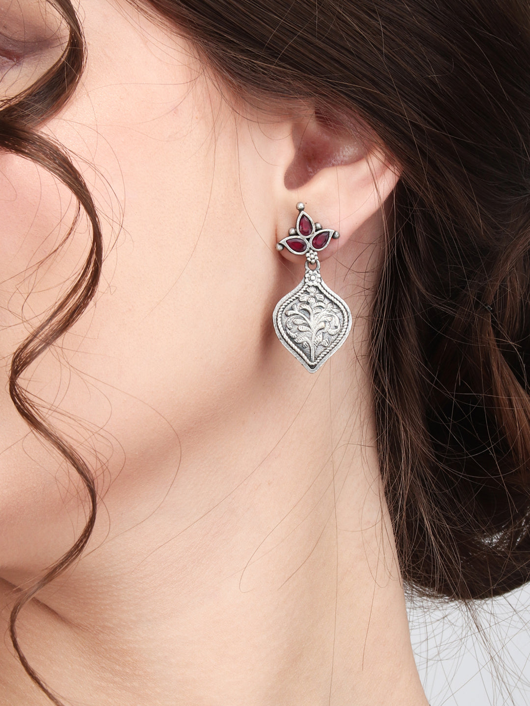 Leaf inspired drop earring