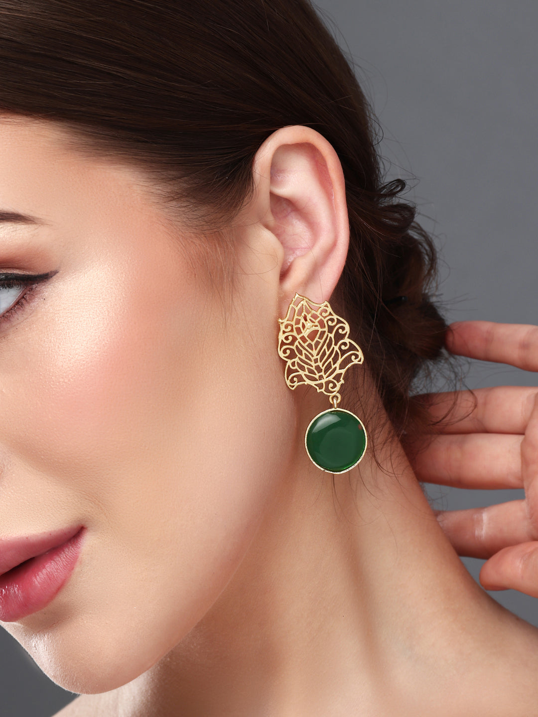 Drop Earring with filligiri leaf Green