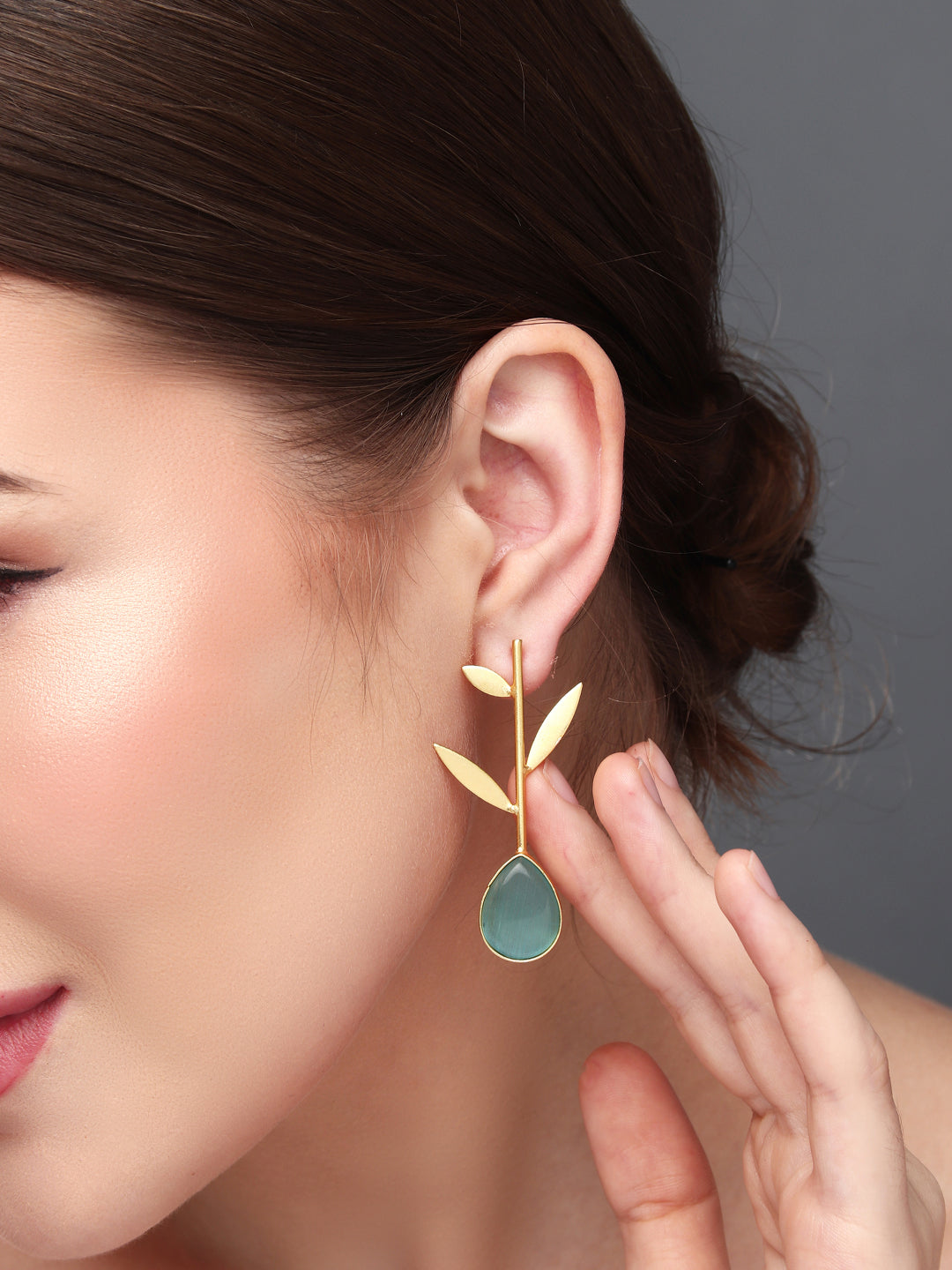 Leaf inspired drop earring