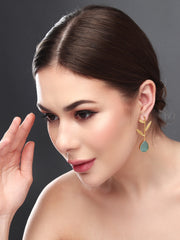 Leaf inspired drop earring